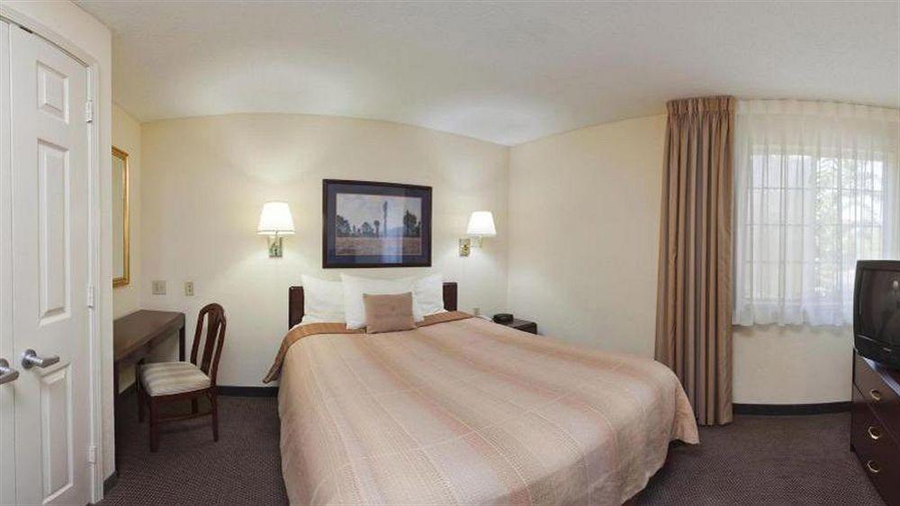 MainStay Suites Charlotte - Executive Park Extérieur photo