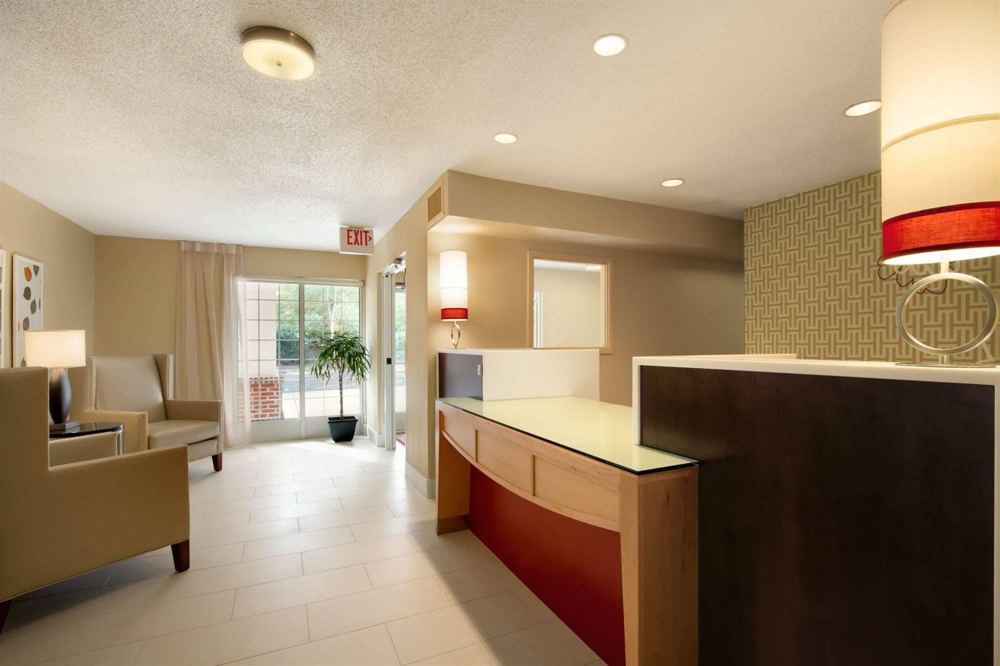MainStay Suites Charlotte - Executive Park Extérieur photo